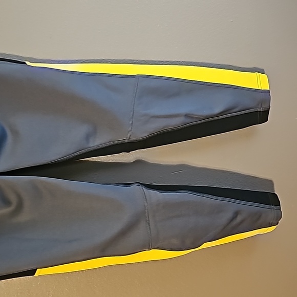 The North Face Joggers - Picture 5 of 5